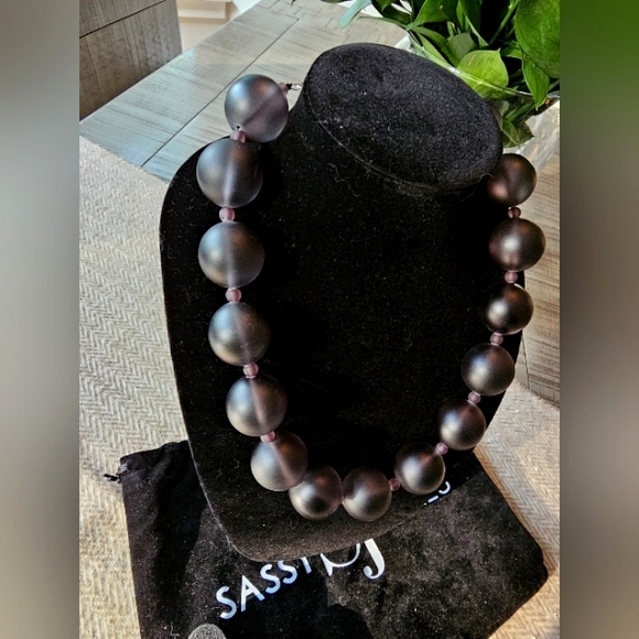 Sassy Jones Black Dina Necklace - Picture 3 of 3